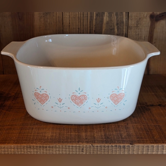 Corning Ware Forever Yours Square Casserole A-3-B 3 Liter Beige w/ Pink Hearts - Picture 1 of 6